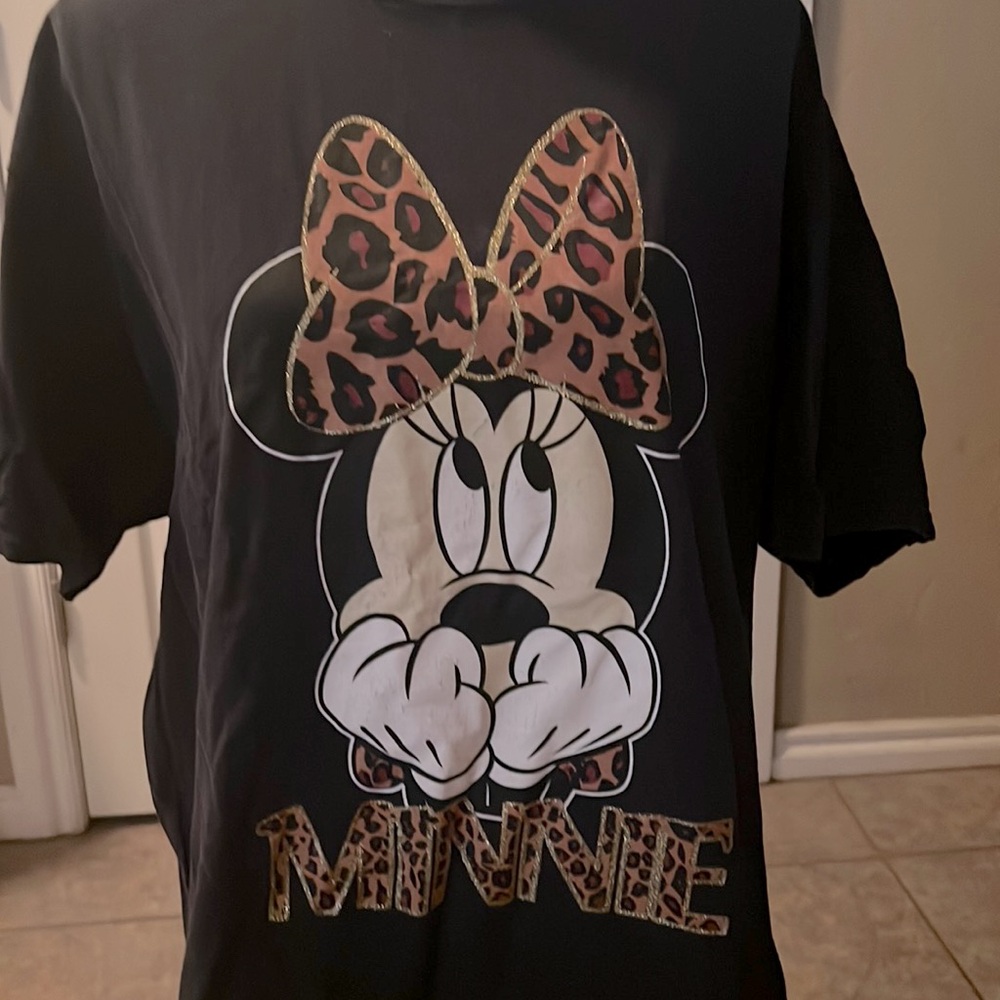 Black Minnie Disney shirt